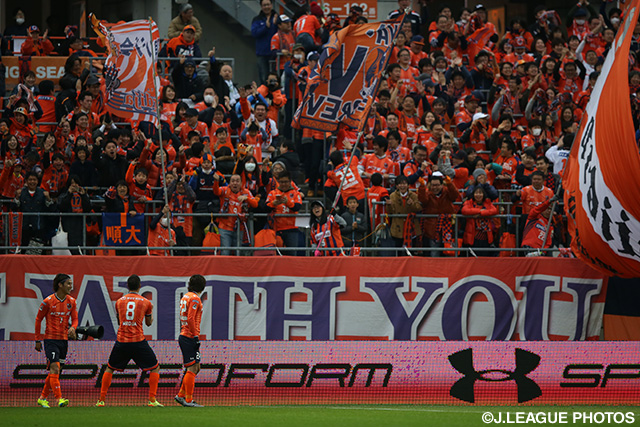 ムルジャの同点ゴールに沸き返る大宮のゴール裏【明治安田Ｊ１ 1st 第5節 大宮vs磐田】
