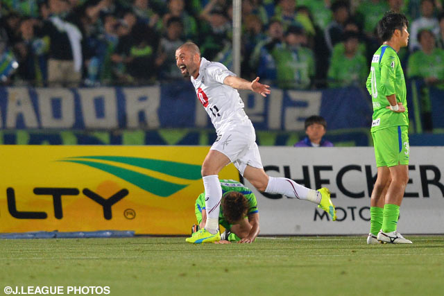 殊勲の逆転弾で2試合連続得点のレアンドロ（神戸）【明治安田Ｊ１ 1st 第5節 湘南vs神戸】