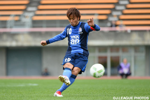 FKを直接決め、今季初勝利をもたらす決勝点を挙げた衛藤 裕（富山）【明治安田Ｊ３ 第3節 富山vsＧ大23】