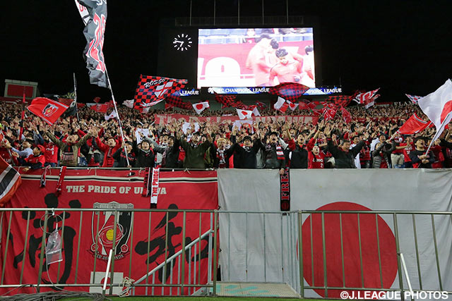 気合十分の大声援でチームをサポートする浦和ファン・サポーター【ＡＣＬ GS MD4 浦和vs広州恒大】