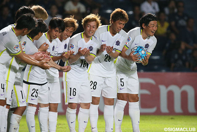 先制し、柏 好文の第一子誕生を祝うゆりかごダンスを披露した広島イレブン【ＡＣＬ GS MD4 ブリーラムvs広島】