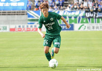 決勝点の起点となるクロスを入れた那須川 将大（松本）【明治安田Ｊ２ 第7節 松本vs徳島】