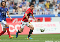 試合開始早々に正確なロングパスで決定機を作った遠藤 航（浦和）【明治安田Ｊ１ 1st 第6節 横浜FMvs浦和】