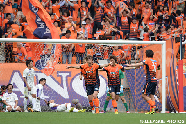 松原 優吉の2ゴールで長野が逆転、3連勝！【明治安田Ｊ３ 第4節 長野vs藤枝】