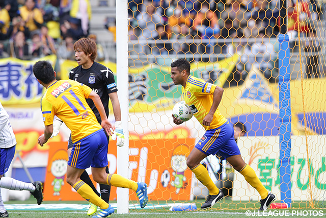 PKで1点を返したウイルソン（仙台）【明治安田Ｊ１ 1st 第6節 仙台vsＧ大阪】