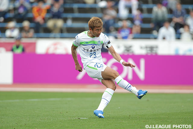 PKを決め、同点とした高山 薫（湘南）【明治安田Ｊ１ 1st 第6節 甲府vs湘南】