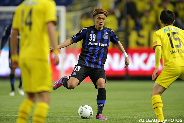 前半幾度か柏ゴールに迫った宇佐美 貴史（Ｇ大阪）【明治安田Ｊ１ 1st 第7節 Ｇ大阪vs柏】