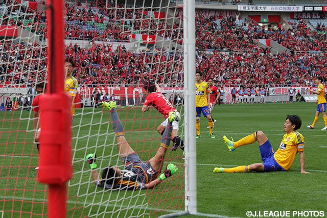 古巣を突き放す追加点を挙げた武藤 雄樹（浦和）【明治安田Ｊ１ 1st 第7節 浦和vs仙台】
