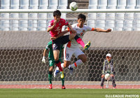 空中戦を展開する森下 怜哉（Ｃ大23）と渡辺 亮太（長野）【明治安田Ｊ３ 第5節 Ｃ大23vs長野】