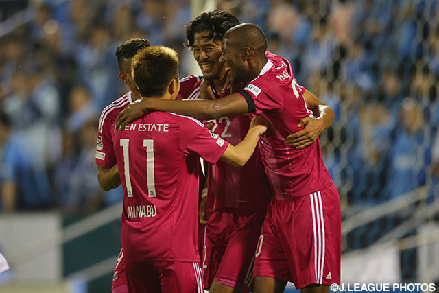 11分に中澤 佑二の追加点で序盤に2点リードを奪った横浜FM【明治安田Ｊ１ 1st 第7節 磐田vs横浜FM】