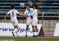 前線で起点となり、同点ゴールをアシストした都倉 賢（札幌）【明治安田Ｊ２ 第8節 山形vs札幌】