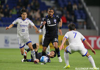 空中戦を制し、ゴールをアシストしたパトリック（Ｇ大阪）【ＡＣＬ GS MD5 Ｇ大阪vs水原三星】