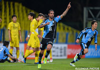 CKから同点ヘッドを決めたエドゥアルド ネット（川崎Ｆ）【ＹＮＣ GS 第4節 柏vs川崎Ｆ】