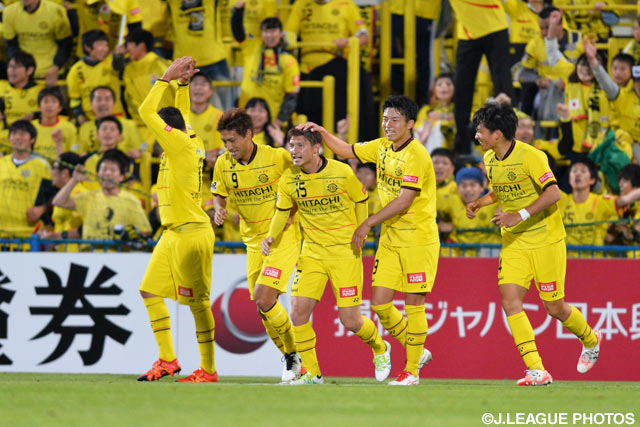 試合終了間際に値千金の決勝点を奪取した武富 孝介（柏 #15）【ＹＮＣ GS 第4節 柏vs川崎Ｆ】