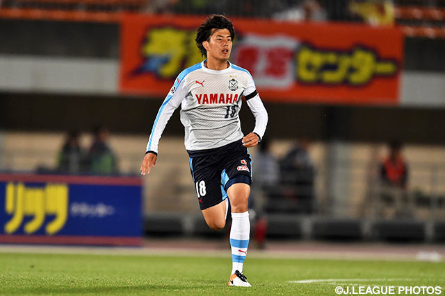 69分にピッチへ送り出された小川 航基（磐田）【ＹＮＣ GS 第4節 湘南vs磐田】