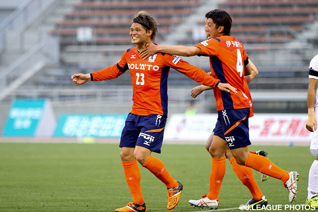 73分に決勝ゴールを決めた林堂 眞（愛媛）【明治安田Ｊ２ 第9節 愛媛vs讃岐】