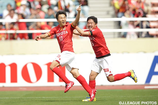 ゴール右隅へ鋭いミドルシュートを決めた永井 謙佑（名古屋）【明治安田Ｊ１ 1st 第8節 名古屋vs新潟】