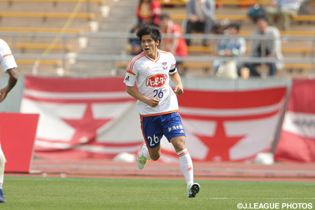 巧みなループシュートで反撃の1点を決めた端山 豪（新潟）【明治安田Ｊ１ 1st 第8節 名古屋vs新潟】