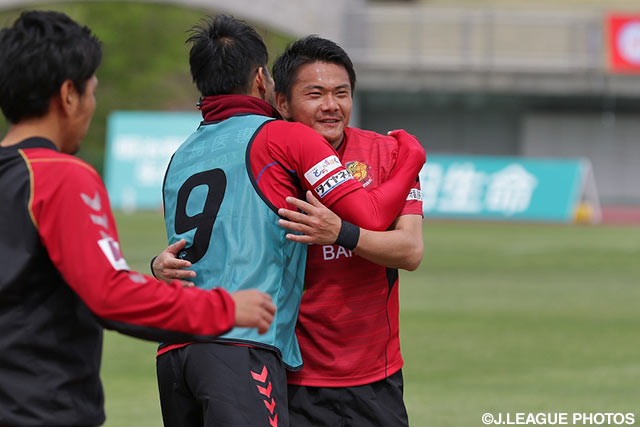 FKを直接決め、先制点を挙げた金 功青（福島）【明治安田Ｊ３ 第6節 福島vs藤枝】