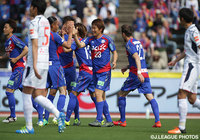 15分に先制のゴールを決めた稲垣 祥（甲府）【明治安田Ｊ１ 1st 第8節 甲府vsFC東京】