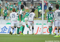 井上 平がバーに跳ね返ったボールを頭で押し込み先制した相模原【明治安田Ｊ３ 第6節 相模原vsＣ大23】