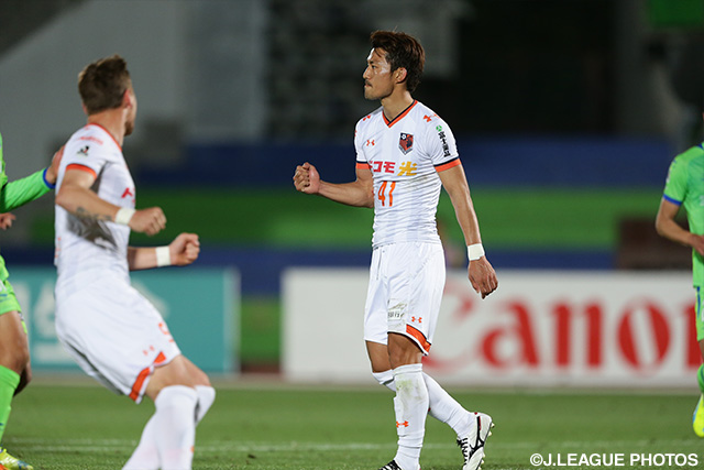 80分に決勝のPKを決めた家長 昭博（大宮）【明治安田Ｊ１ 1st 第8節 湘南vs大宮】
