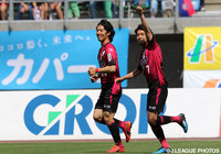 開始5分に左足で先制ゴールを決めた押谷 祐樹（岡山）【明治安田Ｊ２ 第10節 岡山vs町田】