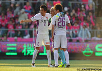 PKストップの菅野 孝憲（中央）を中心にゴールを死守した京都守備陣【明治安田Ｊ２ 第10節 Ｃ大阪vs京都】