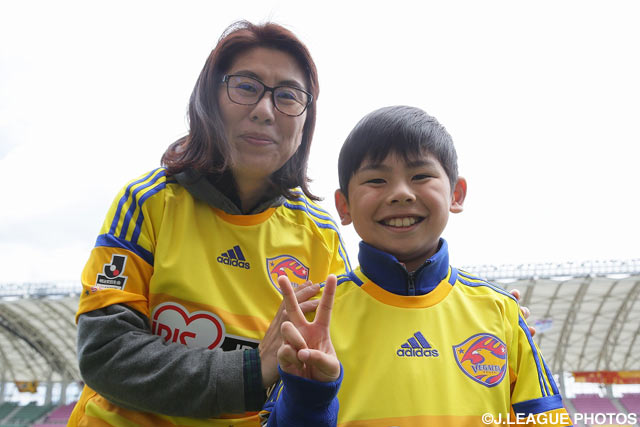 仙台ファンの親子がスタジアム観戦を満喫【明治安田Ｊ１ 1st 第9節 仙台vs鳥栖】