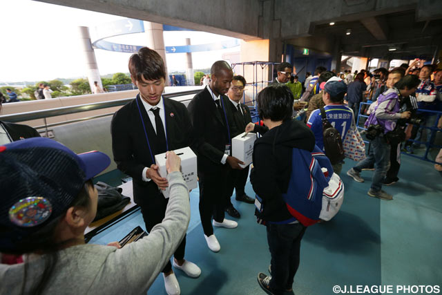 横浜FM＠日産ス（2016年4月30日）【熊本地震災害に対する義援金募金】