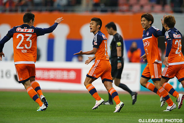 失点の4分後に同点ゴールを決めた田中 達也（新潟）【明治安田Ｊ１ 1st 第9節 新潟vs甲府】