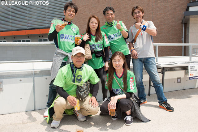アウェイの地へ応援に駆け付けた鳥取サポーターの方々【明治安田Ｊ３ 第7節 長野vs鳥取】
