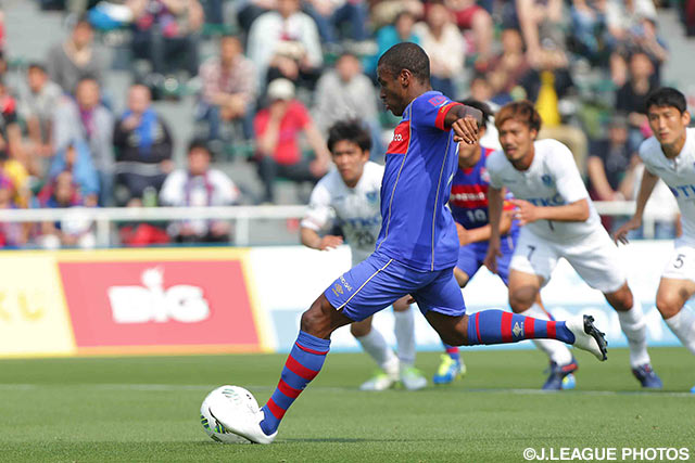 PKでＪリーグ初得点を決め、同点としたムリキ（Ｆ東23）【明治安田Ｊ３ 第7節 Ｆ東23vs栃木】