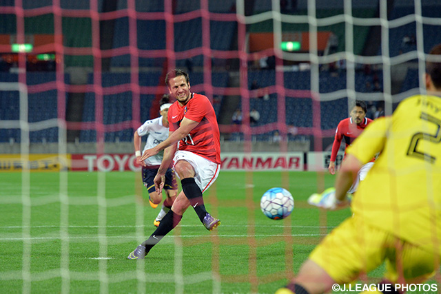 87分に落ち着いて同点PKを決めたズラタン（浦和）【ＡＣＬ GS MD6 浦和vs浦項】