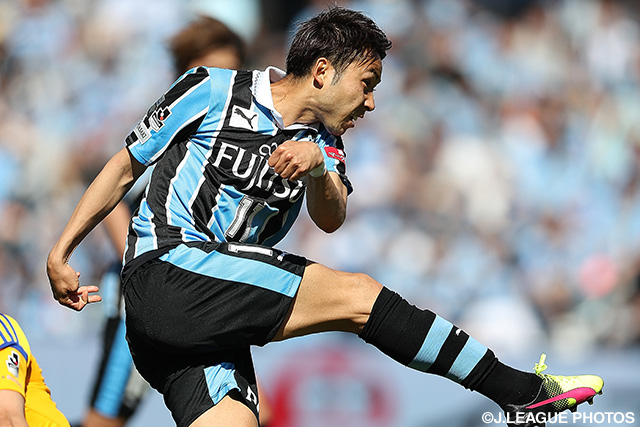 3試合ぶりのゴールを狙った小林 悠（川崎Ｆ）【明治安田Ｊ１ 1st 第10節 川崎Ｆvs仙台】