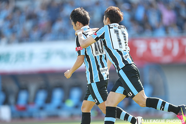 直ぐさま同点ゴールを決めた大島 僚太（川崎Ｆ）【明治安田Ｊ１ 1st 第10節 川崎Ｆvs仙台】