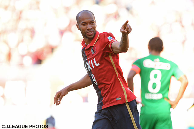 鮮やかな崩しからジネイが今季初得点を決め、先制した鹿島【明治安田Ｊ１ 1st 第10節 鹿島vs新潟】