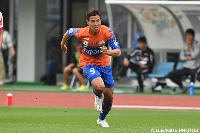 最前線で奮闘し、3試合連続得点を狙った永井 龍（長崎）【明治安田Ｊ２ 第12節 長崎vs岡山】