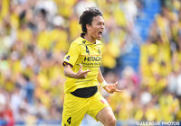 Ｊリーグ初得点を決め、同点とした中谷 進之介（柏）【明治安田Ｊ１ 1st 第11節 柏vs川崎Ｆ】