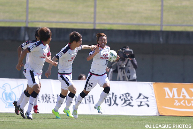 49分にＪ初ゴールとなる同点ヘッドを決めた阪本 将基（Ｃ大23）【明治安田Ｊ３ 第8節 福島vsＣ大23】