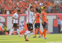 2試合連続の先制点を豪快に突き刺した柏木 陽介（浦和）【明治安田Ｊ１ 1st 第11節 大宮vs浦和】