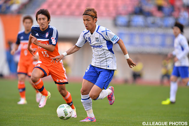 決定的なヘディングシュートを放つなどゴールに迫った宇佐美 貴史（Ｇ大阪）【明治安田Ｊ１ 1st 第11節 新潟vsＧ大阪】