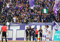 52分に試合を決めるこの日2点目のゴールを決めたピーター ウタカ（広島）【明治安田Ｊ１ 1st 第11節 広島vs鳥栖】