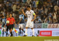 ドローに終わり、悔しさをあらわにした小笠原 満男（鹿島）【明治安田Ｊ１ 1st 第11節 磐田vs鹿島】