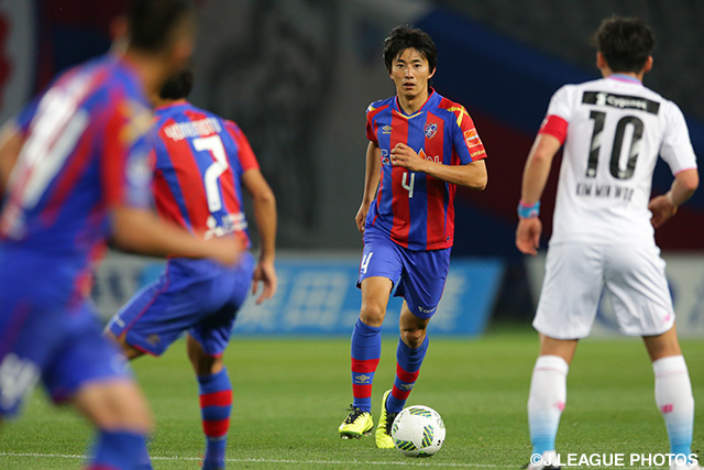 前半終了間際にクロスバー直撃の強烈ミドルを放った高橋 秀人（FC東京）【明治安田Ｊ１ 1st 第12節 FC東京vs鳥栖】