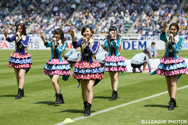 試合前にはHKT48によるスペシャルライヴが行われました【明治安田Ｊ１ 1st 第12節 福岡vs湘南】