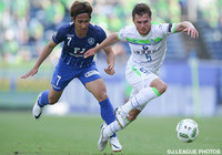 中盤を引き締めたパウリーニョ（湘南）【明治安田Ｊ１ 1st 第12節 福岡vs湘南】