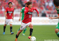 3試合連続得点を狙った柏木 陽介（浦和）【明治安田Ｊ１ 1st 第12節 浦和vs新潟】