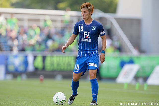 古巣相手に果敢なプレーを披露した亀川 諒史（福岡）【明治安田Ｊ１ 1st 第12節 福岡vs湘南】