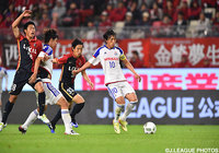 高いテクニックで違いを生み出す中村 俊輔（横浜FM）【明治安田Ｊ１ 1st 第12節 鹿島vs横浜FM】